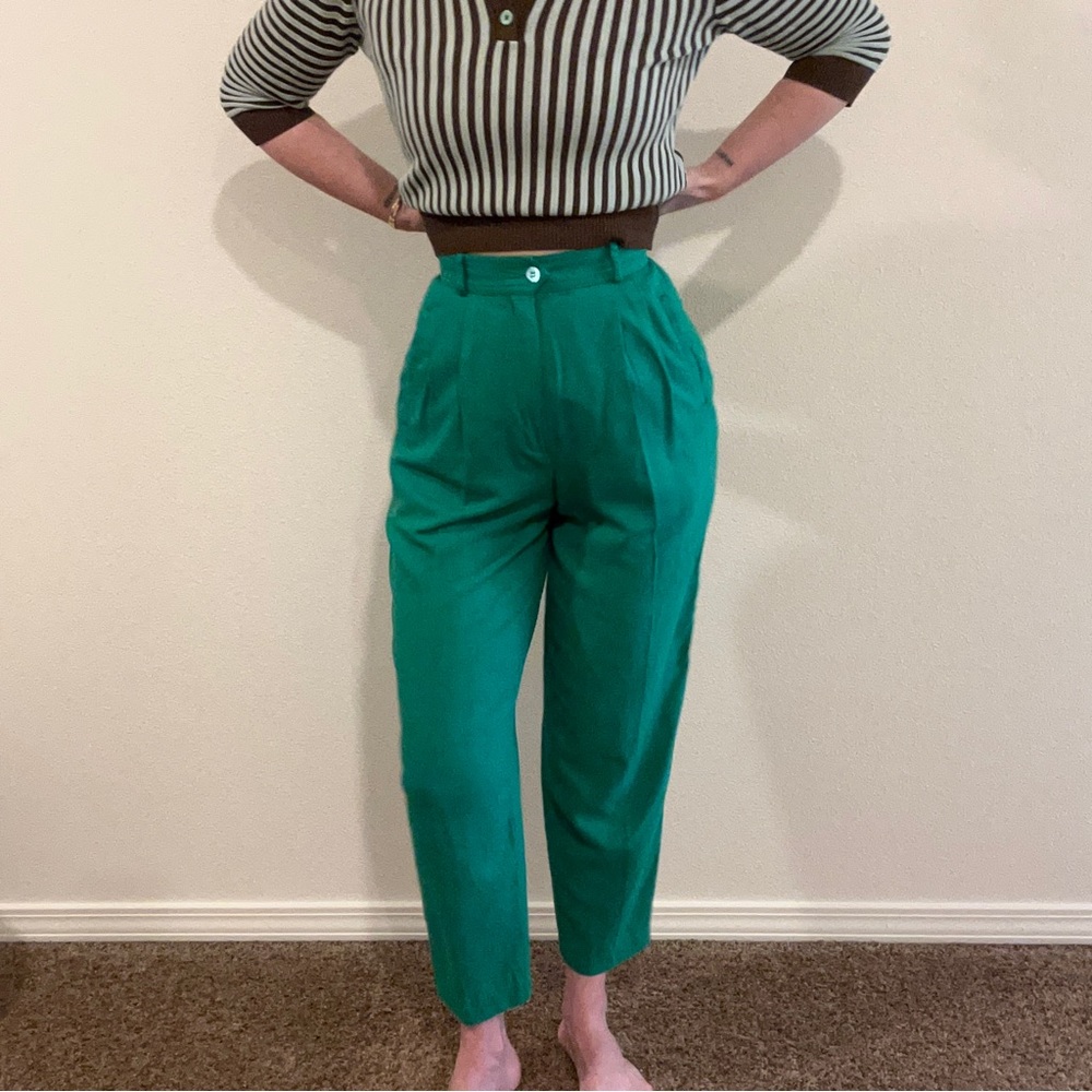 80’s Vintage Liz Claiborne | 100% Silk Emerald Green Ankle Trousers | Size 4